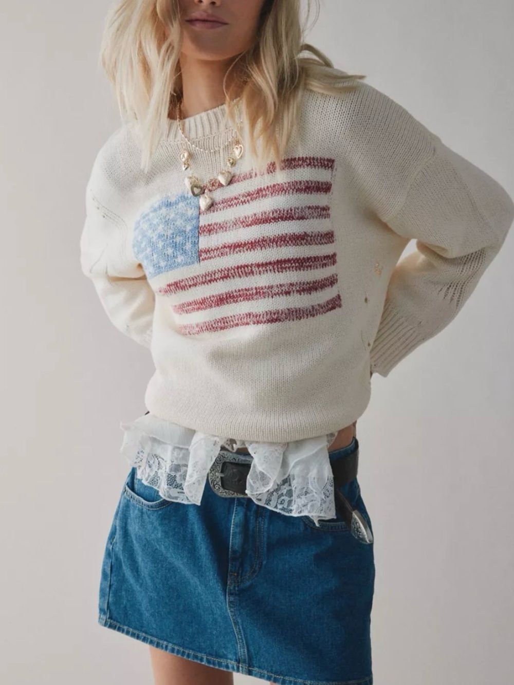 NWT &Packaging BDG Urban Outfitters Cream Crew Neck USA Flag Knit Sweater Size S